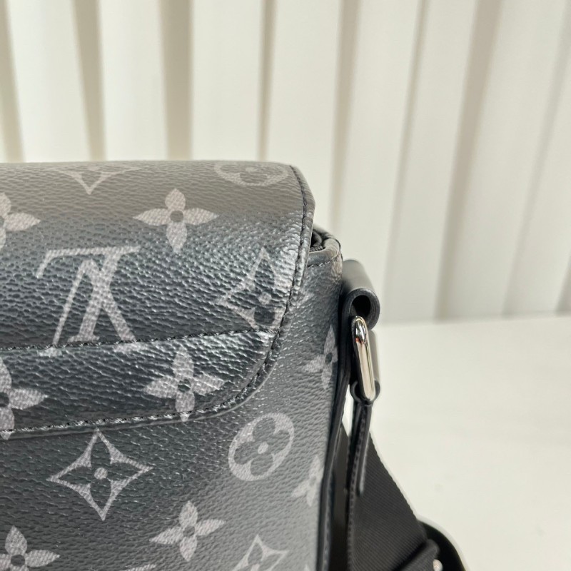 LV 經典老花郵差包男士斜背包 黑色內裡 肩帶可調節-19