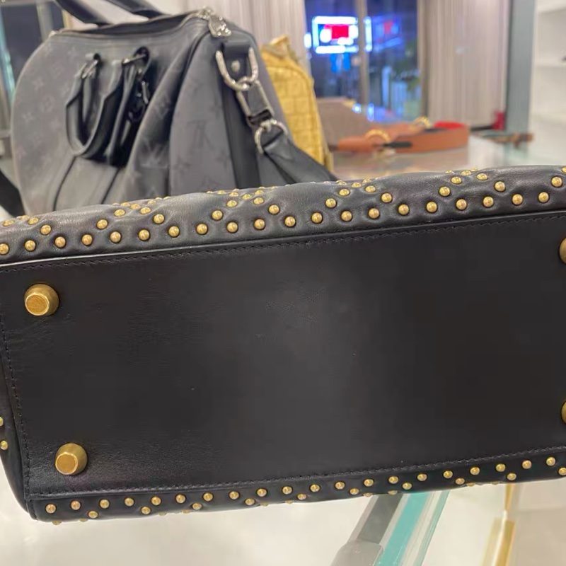 Dior迪奧 黑色鉚釘戴妃-6