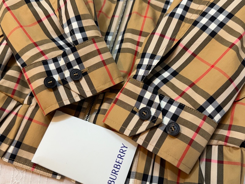 BURBERRY英國格紋風衣外套UK2-3