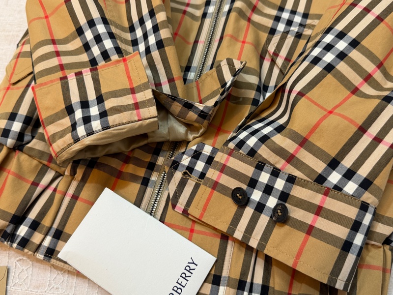 BURBERRY英國格紋風衣外套UK2-4
