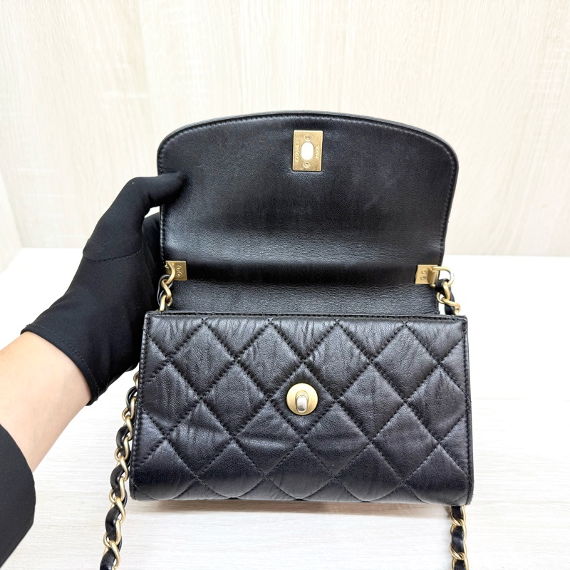 CHANEL黑金揉製羊皮雙C手把轉釦側背包AS2477-6