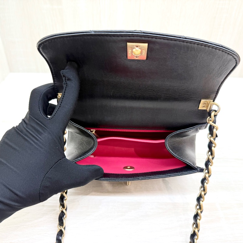 CHANEL黑金揉製羊皮雙C手把轉釦側背包AS2477-8