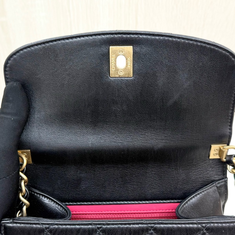 CHANEL黑金揉製羊皮雙C手把轉釦側背包AS2477-11