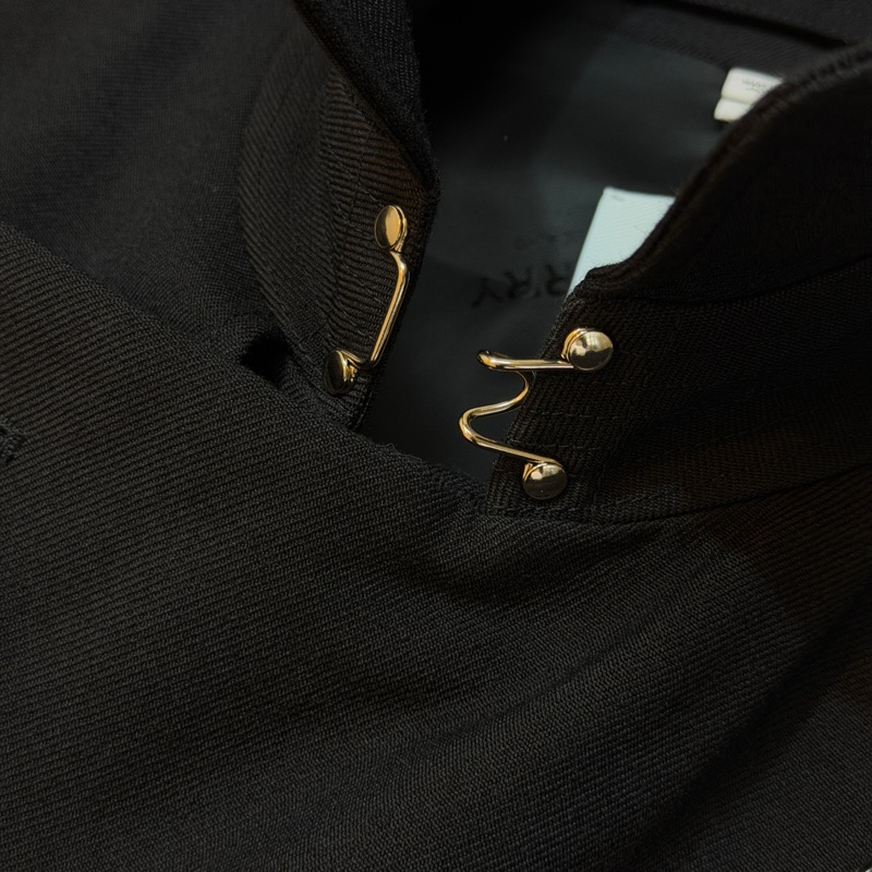 BURBERRY英國男款黑色羊毛斜紋翻折式大衣48-12