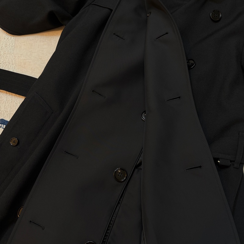 BURBERRY英國男款黑色羊毛斜紋翻折式大衣48-14
