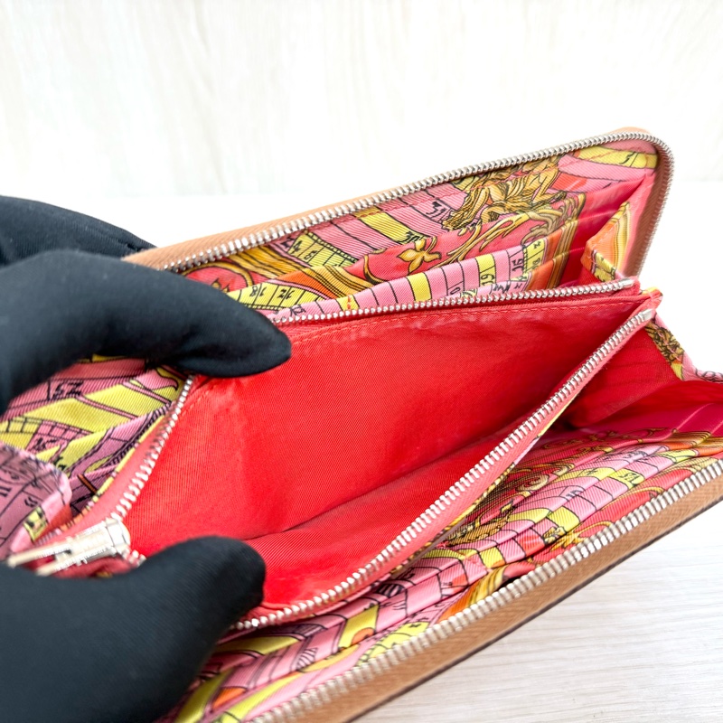 HERMES棕色EPSOM皮銀釦太陽時鐘絲巾長夾-7