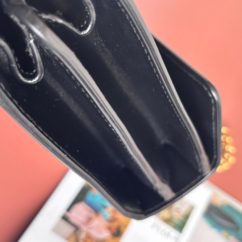 特殊限定款 ::GUCCI:: Marmont 愛心裝飾鏈袋包 斜背包 鏈包-23