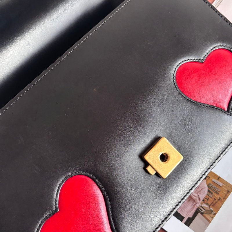 特殊限定款 ::GUCCI:: Marmont 愛心裝飾鏈袋包 斜背包 鏈包-28