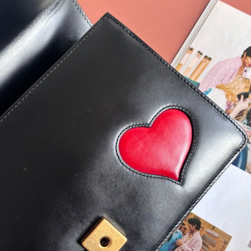 特殊限定款 ::GUCCI:: Marmont 愛心裝飾鏈袋包 斜背包 鏈包-29