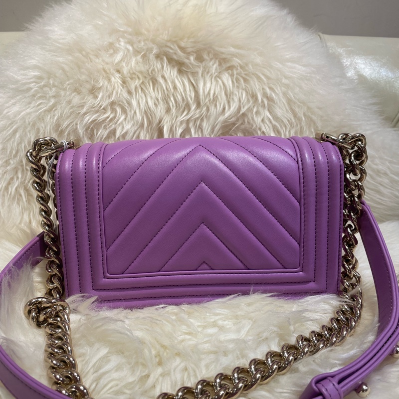 Chanel Boy 20cm 紫色V 紋羊皮-1