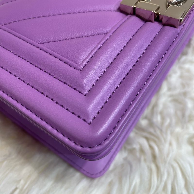 Chanel Boy 20cm 紫色V 紋羊皮-2