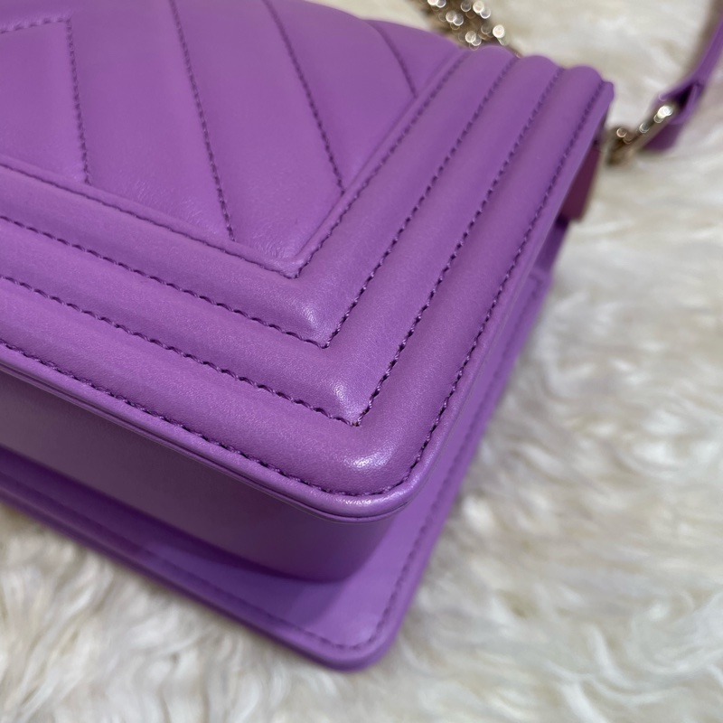 Chanel Boy 20cm 紫色V 紋羊皮-5