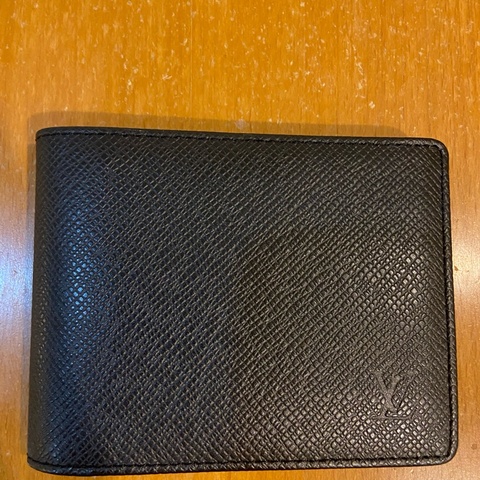 LV 精典皮夾(黑色）