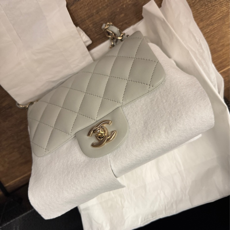 Chanel 23c 淺灰方胖子-1