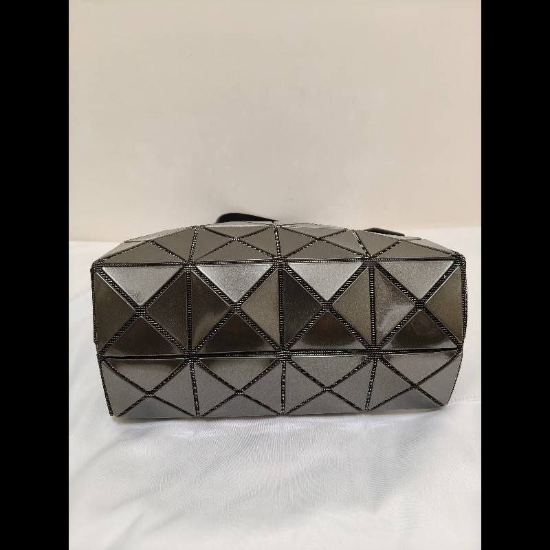 全新日本購回三宅一生issey miyake baobao Gunmetal 大鑽石包-4