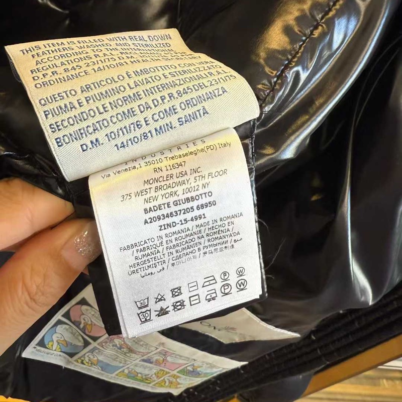 MONCLER羽絨外套 2碼 98新配件塵袋-3