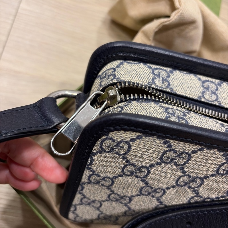 【GUCCI 古馳】658572經典Retro系列GG Supreme帆布迷你斜背包(藍黑色)-9