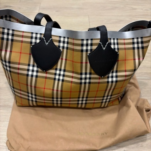 BURBERRY The Giant 兩面花色雙用銀滾邊托特包(大/經典黃)