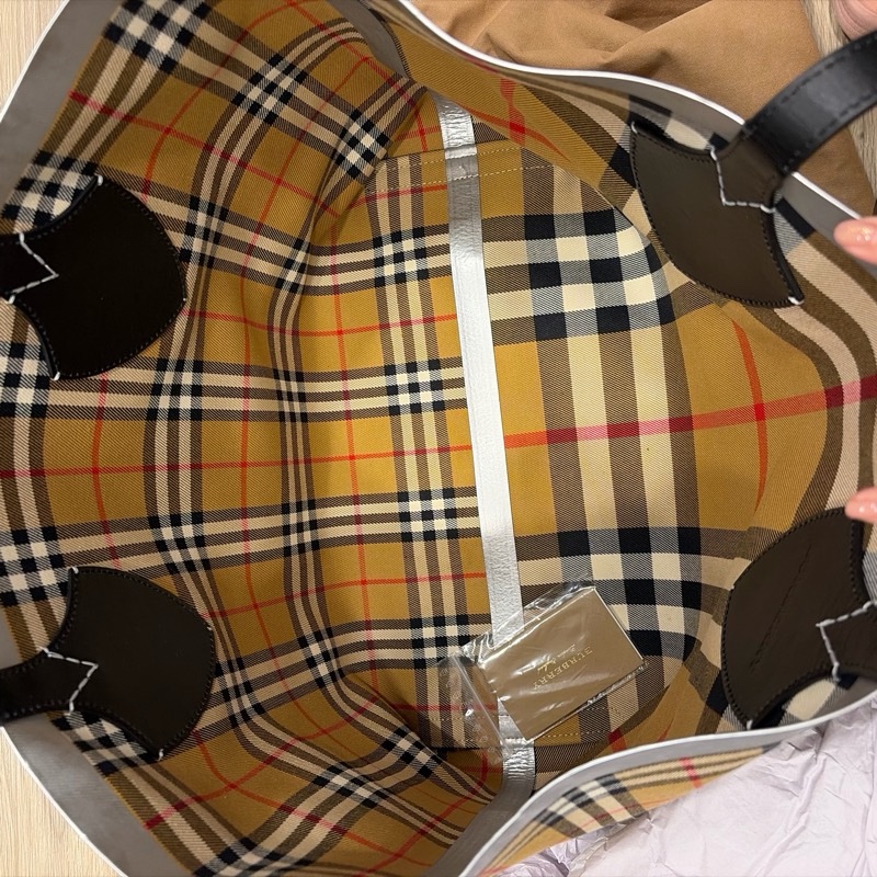 BURBERRY The Giant 兩面花色雙用銀滾邊托特包(大/經典黃)-8