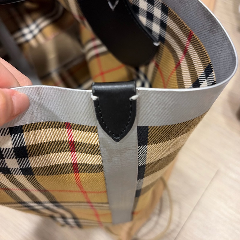 BURBERRY The Giant 兩面花色雙用銀滾邊托特包(大/經典黃)-10