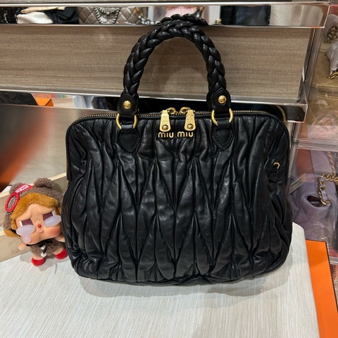 Miu Miu Black Lambskin handbag 黑金