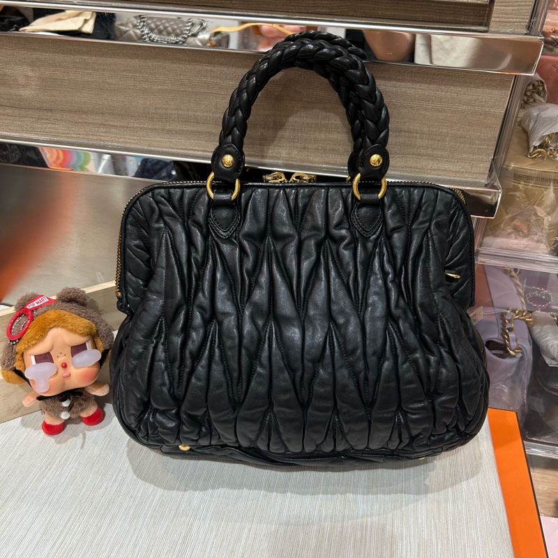 Miu Miu Black Lambskin handbag 黑金-2
