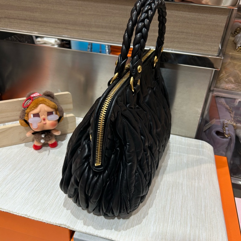 Miu Miu Black Lambskin handbag 黑金-3