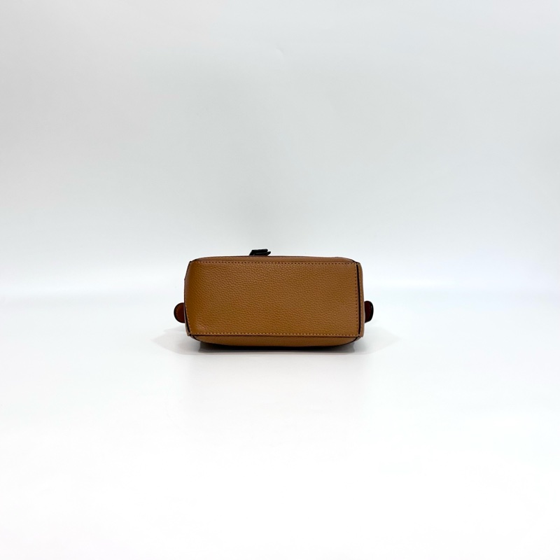 🕯️超優惠羅意威🥨絕版幾何puzzle Loewe焦糖牛皮金釦Mini Puzzle側背手提包-9