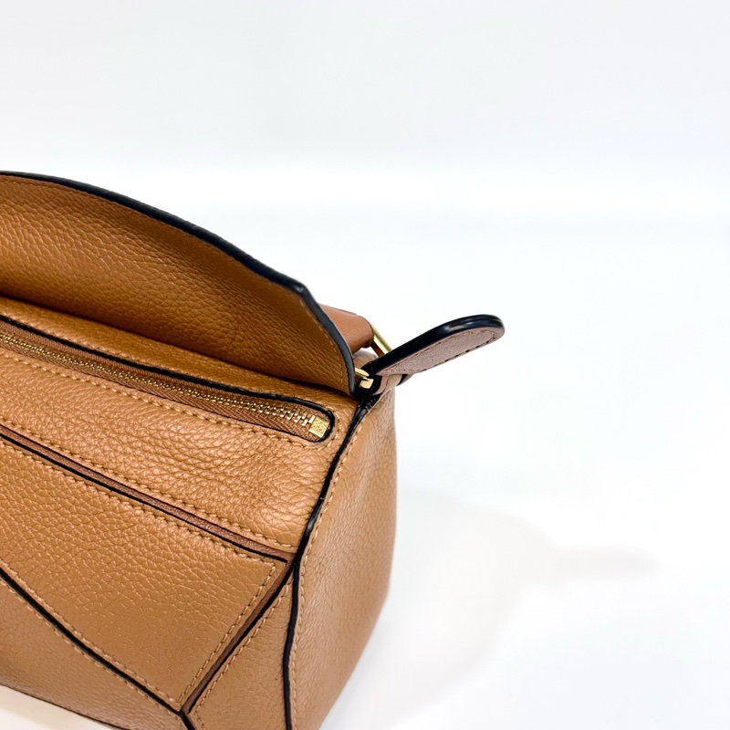 🕯️超優惠羅意威🥨絕版幾何puzzle Loewe焦糖牛皮金釦Mini Puzzle側背手提包-13