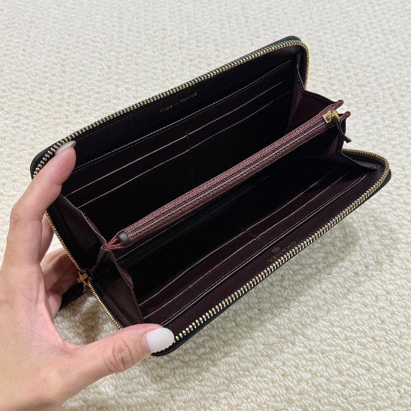 CHANEL - 黑色金釦牛皮8卡ㄇ型拉鍊長夾-2