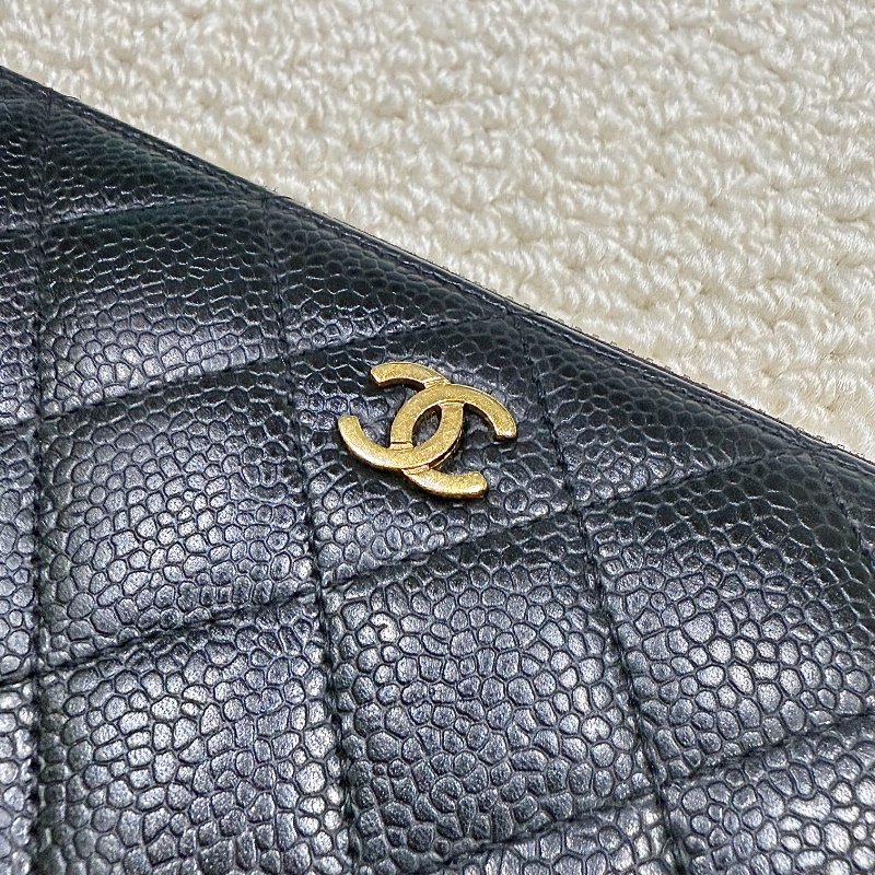CHANEL - 黑色金釦牛皮8卡ㄇ型拉鍊長夾-4
