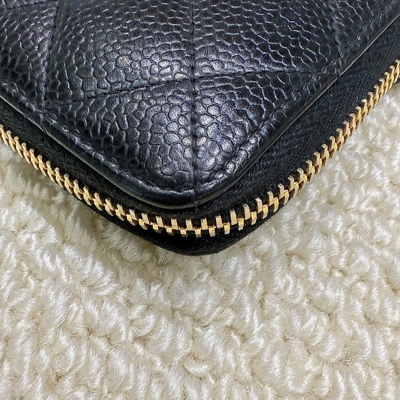 CHANEL - 黑色金釦牛皮8卡ㄇ型拉鍊長夾-6