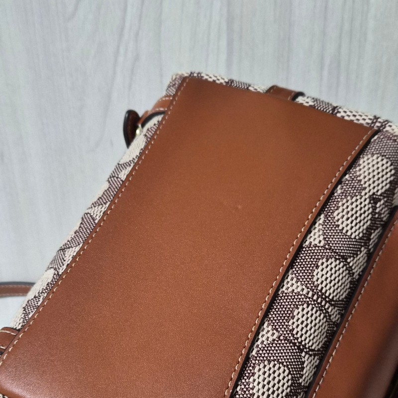 coach riya21老花緹花後背包-16