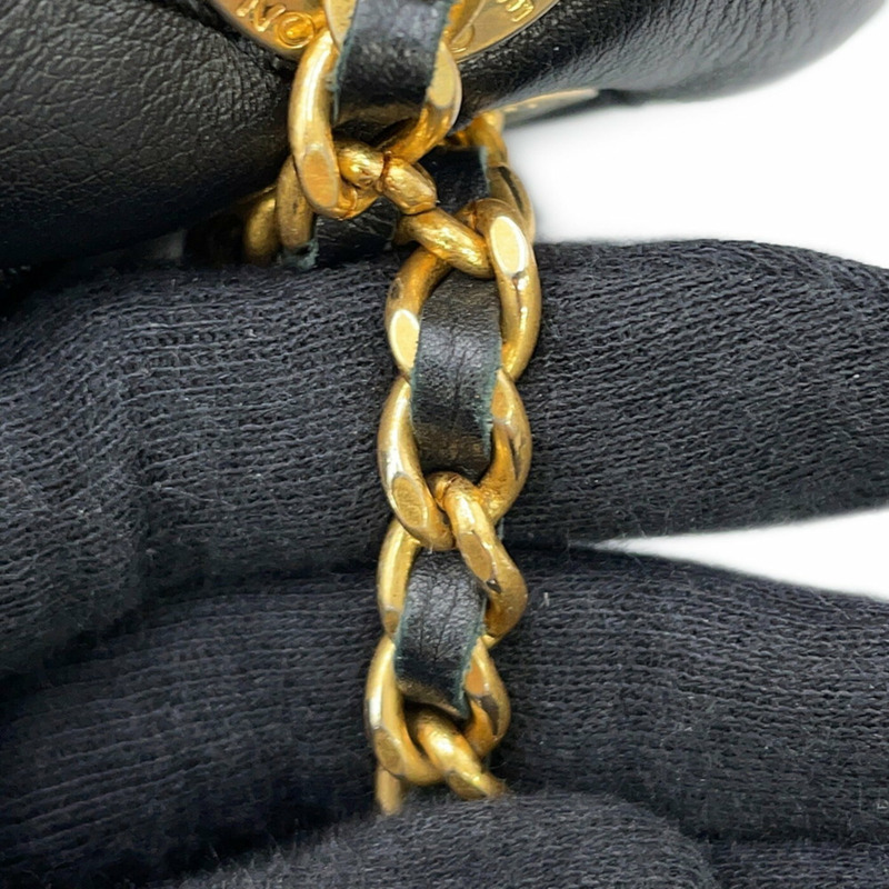 香奈兒鏈條肩背包，飾有Coco標誌和人字紋羊皮-12