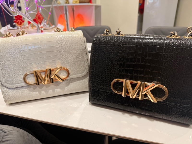 🖤MK 鱷魚壓紋鍊條包|黑色二手 |附購證 / 收據-4