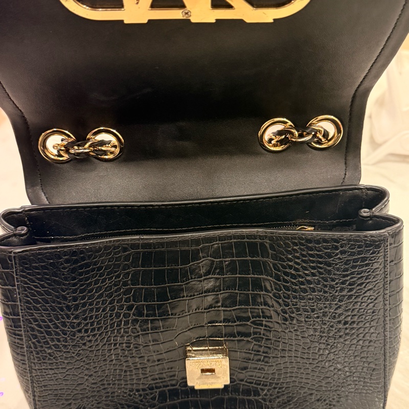🖤MK 鱷魚壓紋鍊條包|黑色二手 |附購證 / 收據-12