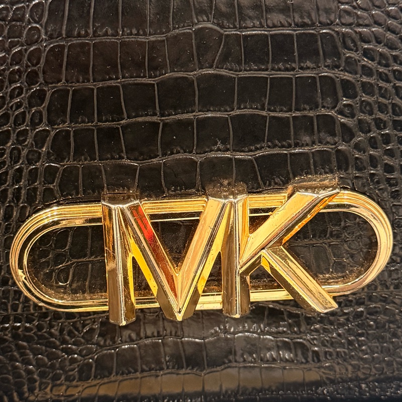 🖤MK 鱷魚壓紋鍊條包|黑色二手 |附購證 / 收據-17