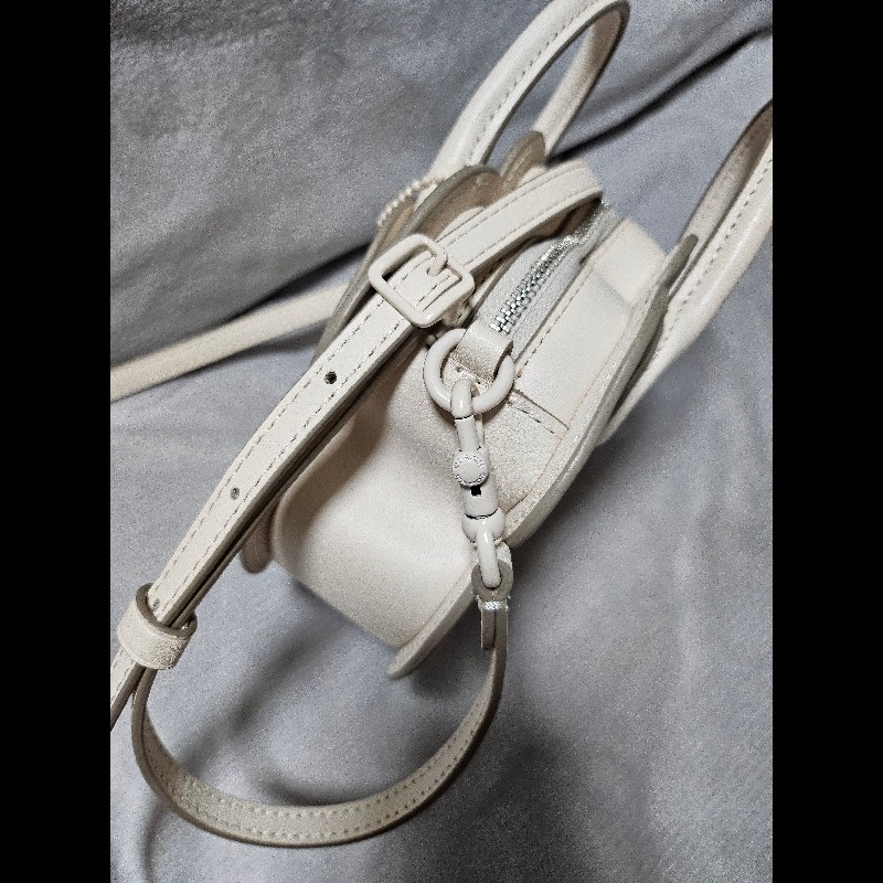 coach茶香玫瑰白斜背包-8