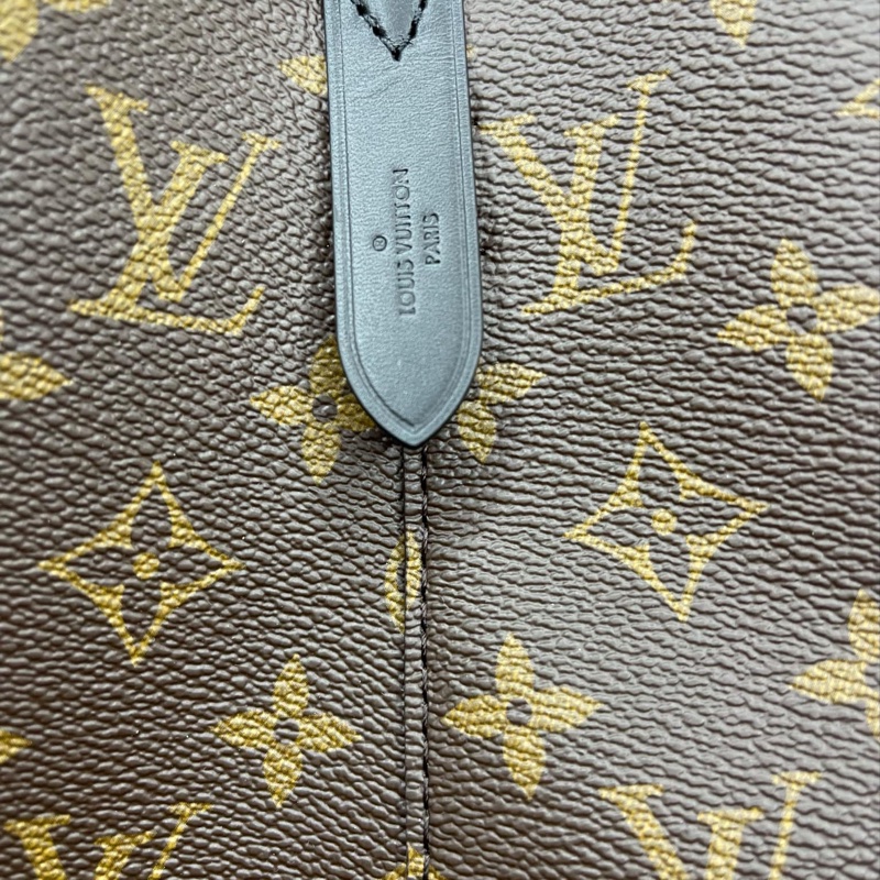 (保證正品)近全新Louis Vuitton路易威登LV 晶片款水桶包 肩背包 斜背包 購物包M44020-4