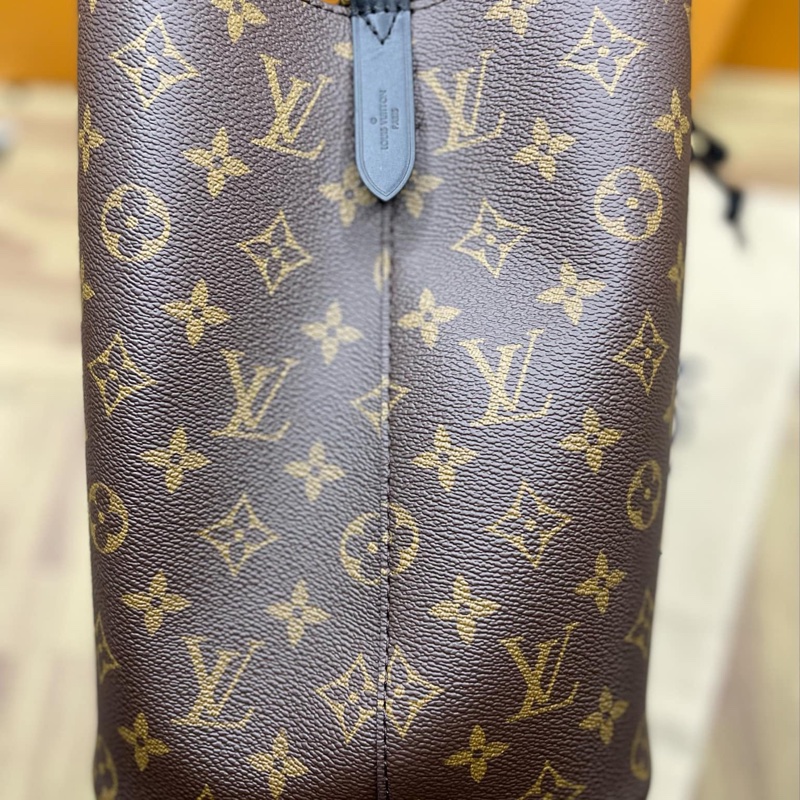 (保證正品)近全新Louis Vuitton路易威登LV 晶片款水桶包 肩背包 斜背包 購物包M44020-9