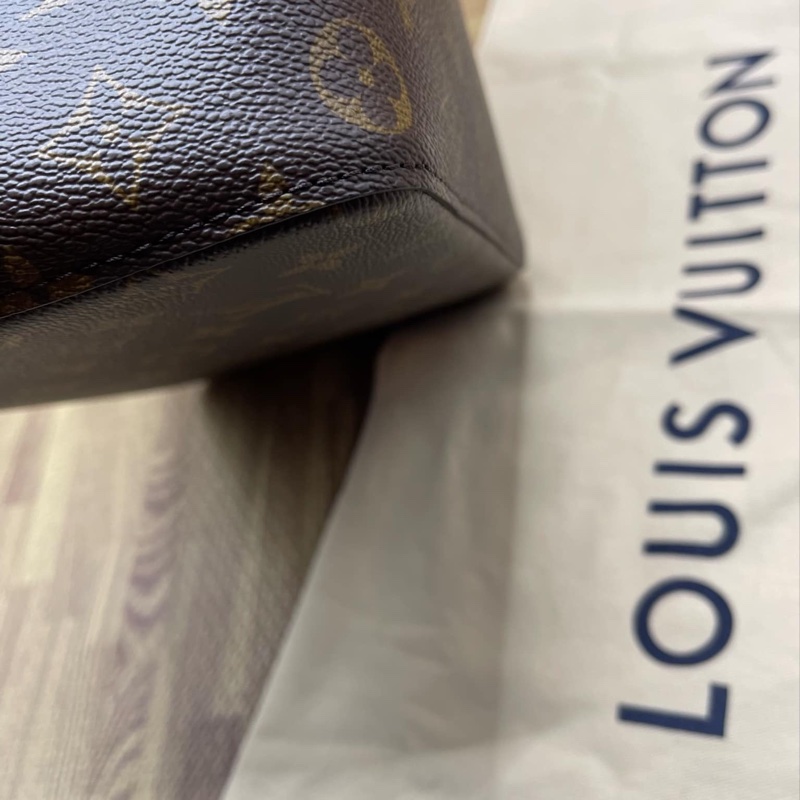 (保證正品)近全新Louis Vuitton路易威登LV 晶片款水桶包 肩背包 斜背包 購物包M44020-11