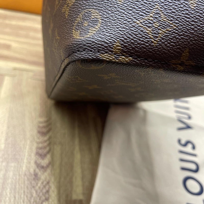 (保證正品)近全新Louis Vuitton路易威登LV 晶片款水桶包 肩背包 斜背包 購物包M44020-12