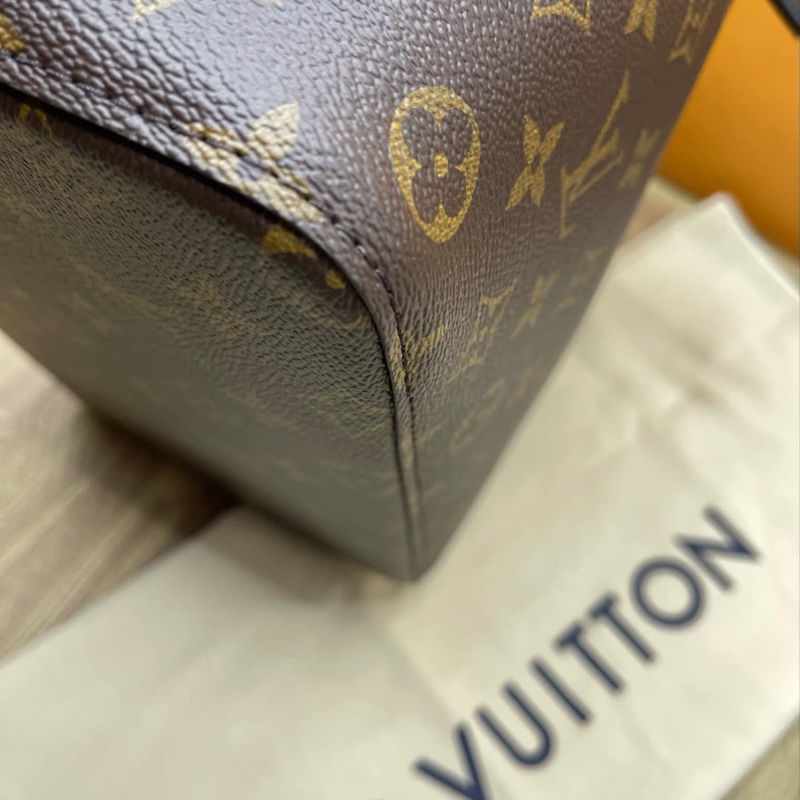 (保證正品)近全新Louis Vuitton路易威登LV 晶片款水桶包 肩背包 斜背包 購物包M44020-13