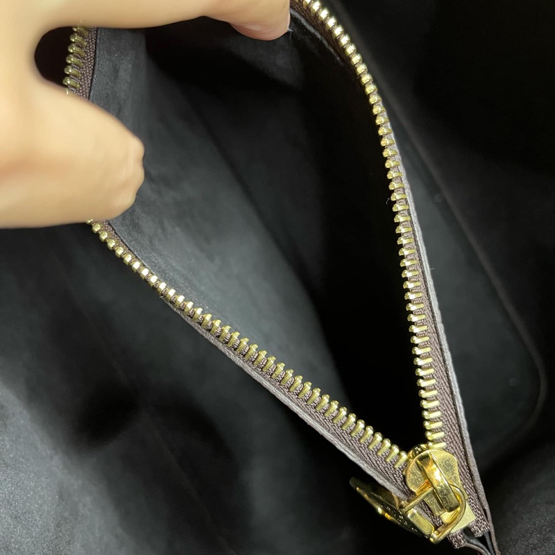 (保證正品)近全新Louis Vuitton路易威登LV 晶片款水桶包 肩背包 斜背包 購物包M44020-18