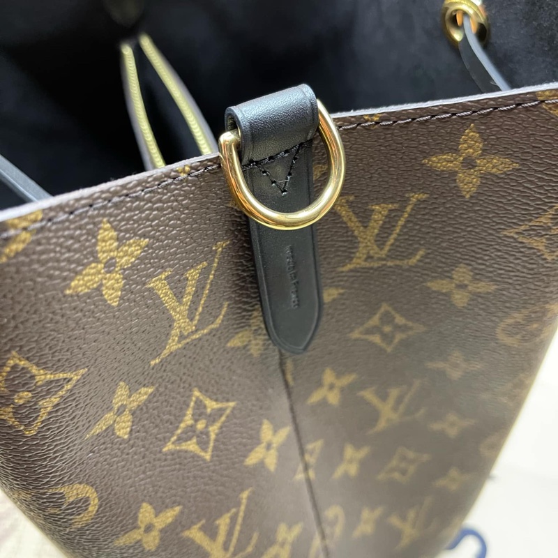 (保證正品)近全新Louis Vuitton路易威登LV 晶片款水桶包 肩背包 斜背包 購物包M44020-19