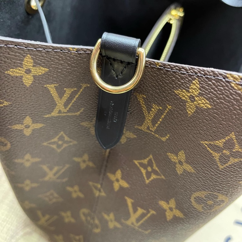 (保證正品)近全新Louis Vuitton路易威登LV 晶片款水桶包 肩背包 斜背包 購物包M44020-20