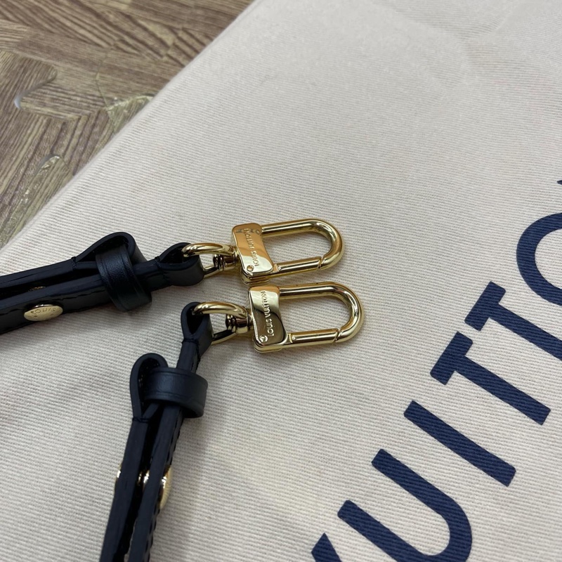 (保證正品)近全新Louis Vuitton路易威登LV 晶片款水桶包 肩背包 斜背包 購物包M44020-27