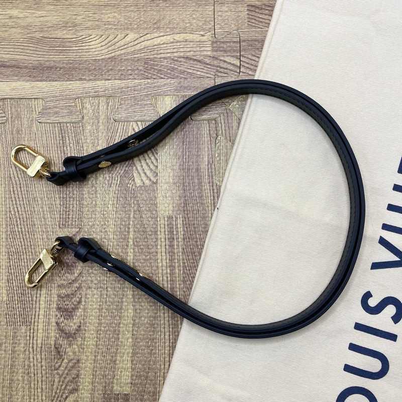 (保證正品)近全新Louis Vuitton路易威登LV 晶片款水桶包 肩背包 斜背包 購物包M44020-32