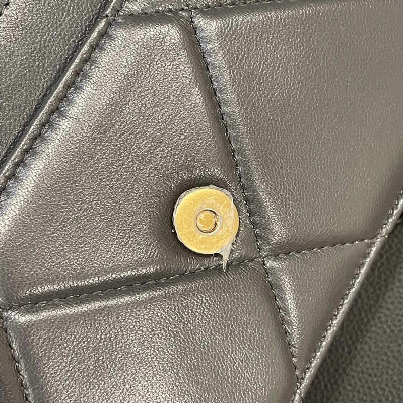 全新閒置 全配 🈶️購證 芯片款❤️ 香奈兒 #灰金 #深灰 #19bag #woc-15