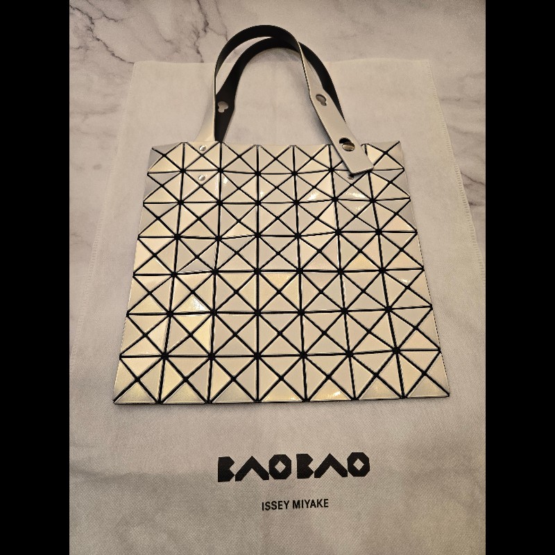 三宅一生BAOBAO 7×7格人魚珠光白透淺黃色手提包-0